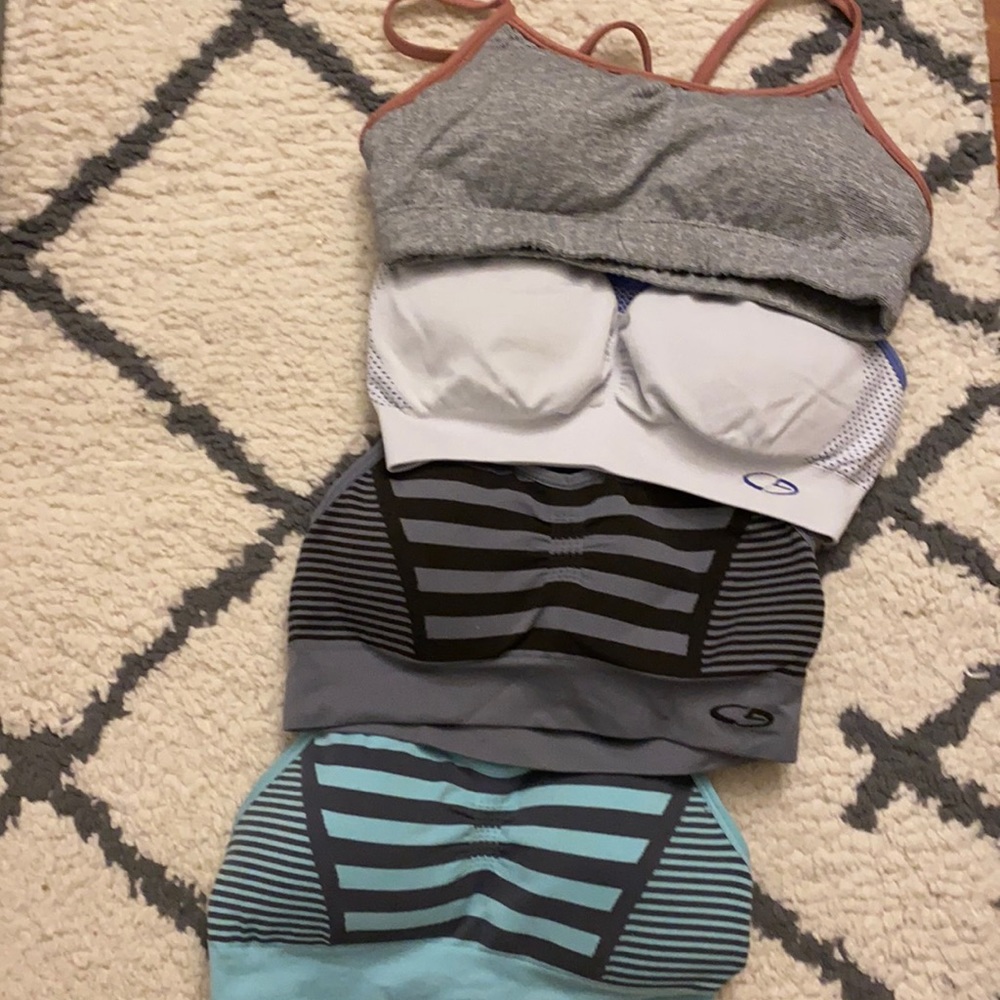 4 Padded sport bras bundle XS/Small